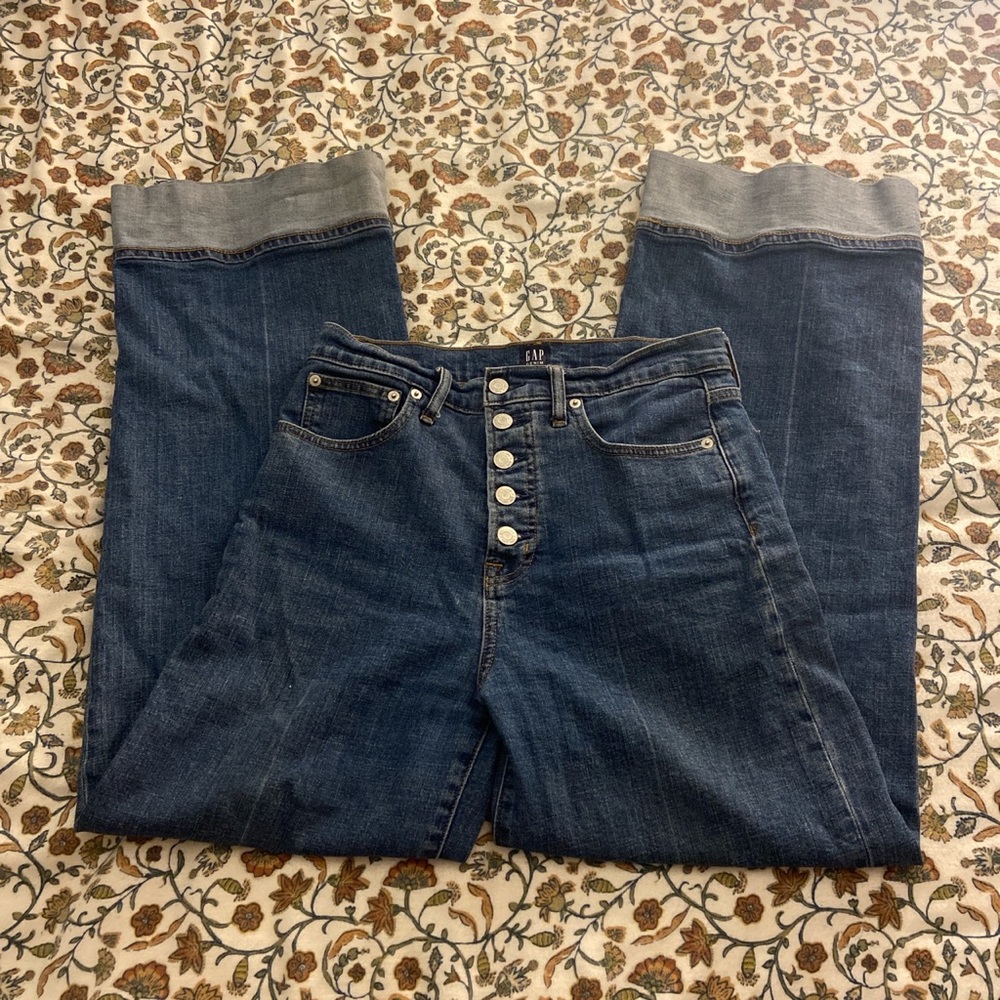 Super cute gap jeans!